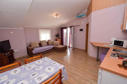 One-Bedroom Apartment Fazana near Sea 1 - image 2