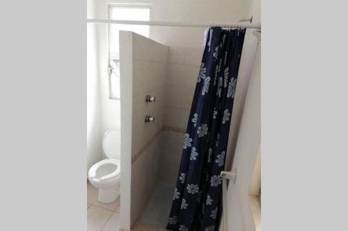 Bonita casa amueblada para 12 personas a 3 Kms del centro Cuernavaca in Cuernavaca, Mexico