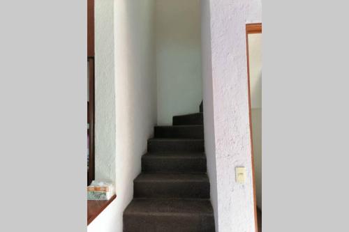 Bonita casa amueblada para 12 personas a 3 Kms del centro Cuernavaca in Santa Maria Ahuacatitlan