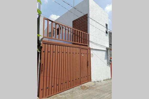 Bonita casa amueblada para 12 personas a 3 Kms del centro Cuernavaca in Santa Maria Ahuacatitlan