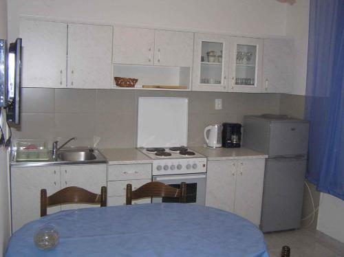 Apartment Supetarska Draga 4 in Supetarska Draga