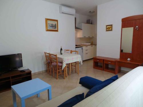 Apartment Premantura 4