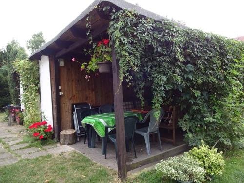 Facilities, Rekreacni dum s velkou zahradu a venkovnim bazen in Frydlant