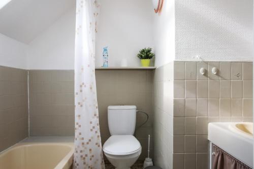 House with one bedroom in Pierrefonds with WiFi - image 11