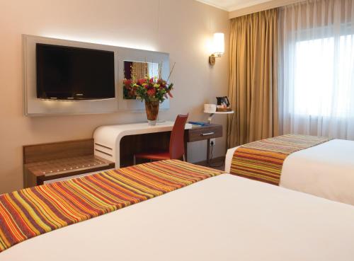 Standard Double Room with 2 Double Beds - Non Smoking room in Garden Court Sandton City