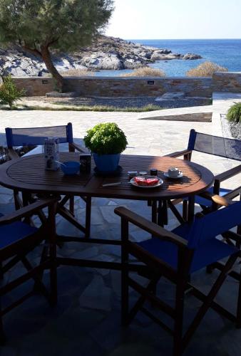 Peaceful Bay - image 12