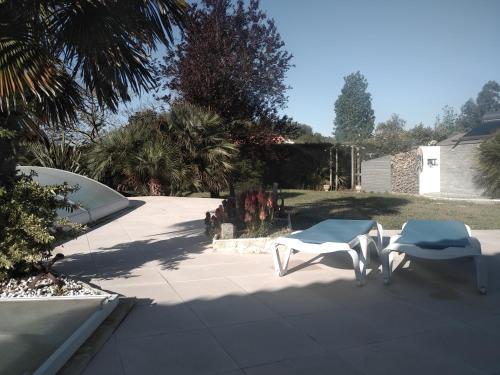 l'Eden naturiste écureuil (l'Eden naturiste ecureuil) in Challans