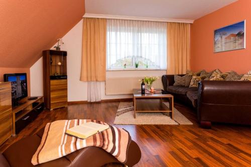 Zinnowitz Wohnung 1 W1ZH 182m von Am Erlengrund entfernt