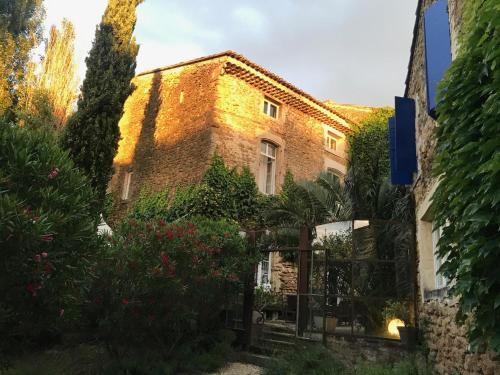 Les Aiguières en Provence - Chambre d'hôtes - Suze-la-Rousse