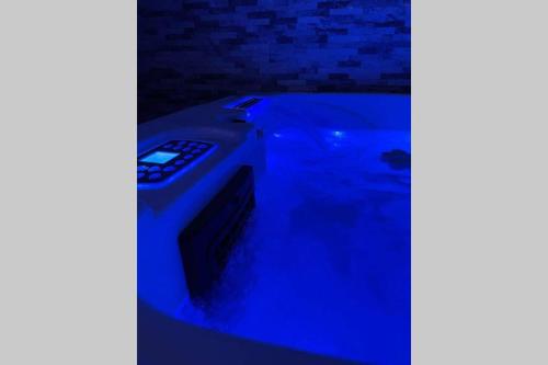 Joli T2, jacuzzi, lit rond, jardin, parking privé, métro, Тулуза (фото 3)