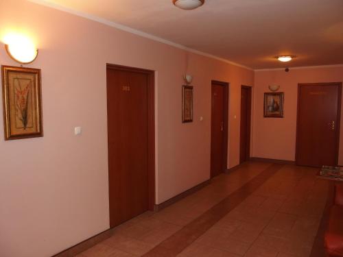 Villa Eden & Restaurant - image 2