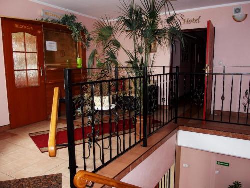 Seadmed, Villa Eden & Restaurant in Elk