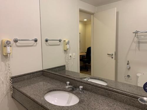 Proximo do aeroporto com garagem e internet
