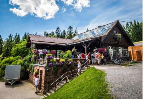 Ferienwohnung am Enzufer mit Wintergarten Bad Wildbad im Schwarzwald