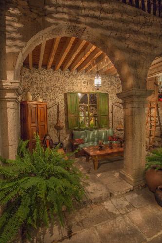 290569599 Hacienda Las Amantes