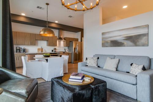 Illume - Corner Unit - Pool & Fitness Center condo - main image