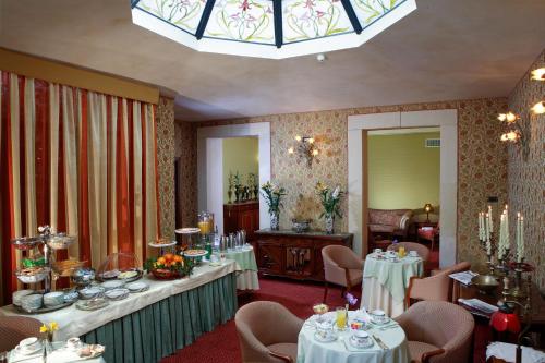 Restaurant, Liberty Hotel in Catania City Center