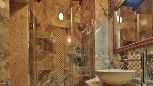 Heaven Cave House - Razziya Evi Room Type - Stone Triple Room