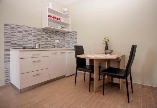 One-Bedroom Apartment in Rovinj I - image 2