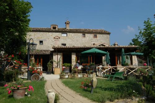 Ieeja, La Cittadella Dei Monti Sibillini in Montemonako