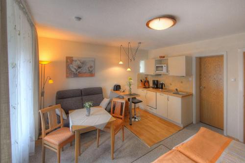 Kitchen, Aparthotel Klara in Timmendorfer Strand