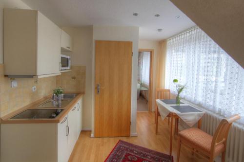 Kitchen, Aparthotel Klara in Timmendorfer Strand