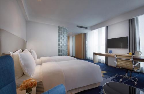 Holiday Inn Express - Qingdao West Coast, an IHG Hotel