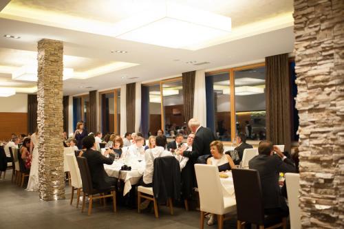 Grand Hotel Molveno - image 10