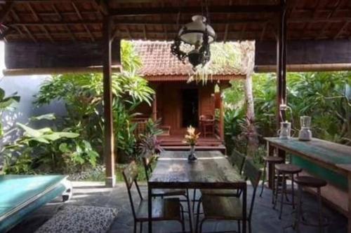 Klotok Surf Shack Bali