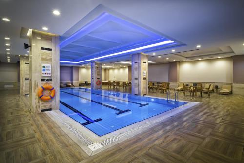 Swimming pool, Grand Mercure Ankara in Ankara