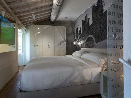 Lords of Verona Luxury Apartments - image 5