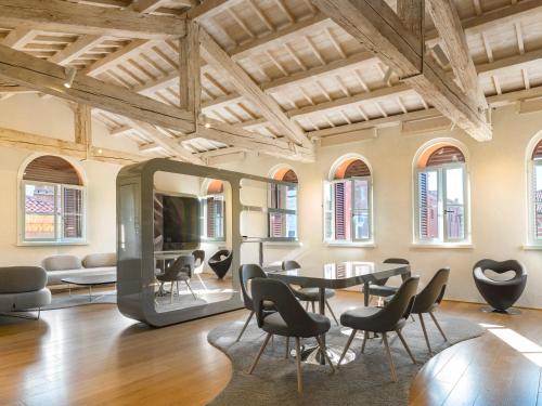 Lords of Verona Luxury Apartments - image 2