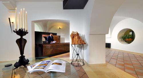 Lobby, Grand Hotel Masseria Santa Lucia in Costa Merlata