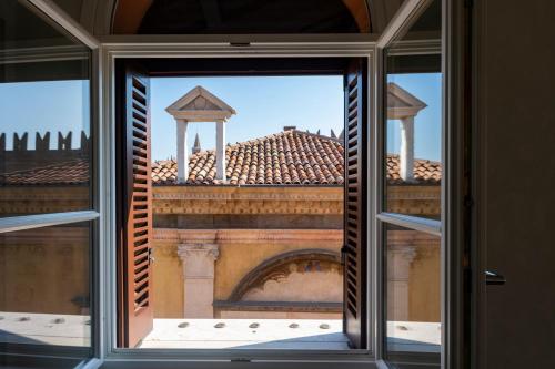 Lords of Verona Luxury Apartments - image 12
