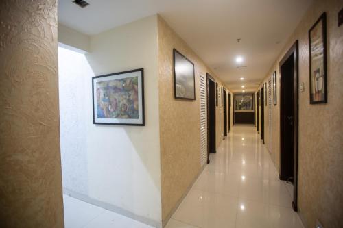 Hotel Singh`s By WB Inn, Vashi, Navi Mumbai