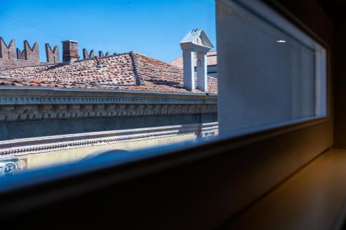 Lords of Verona Luxury Apartments - image 6