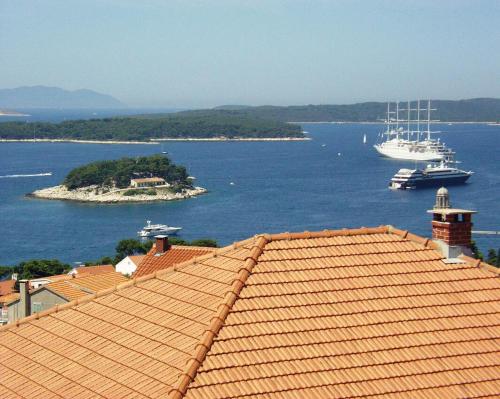 Apartments with a parking space Hvar - 4637