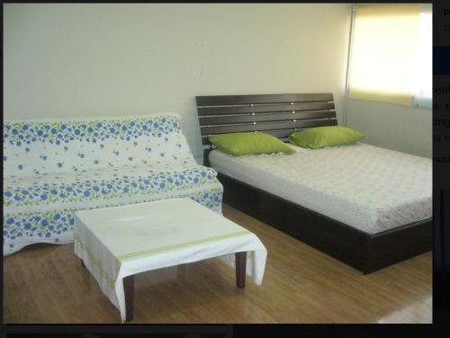 Room in Guest room - Chan Kim Don Mueang Guest House, located in Pak Kret