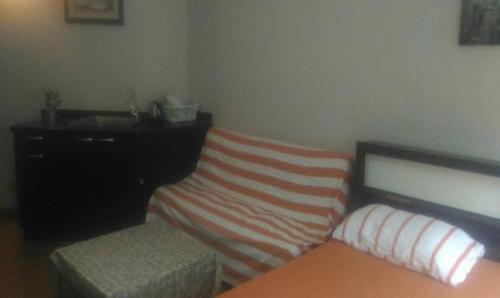 Room in Guest room - Chan Kim Don Mueang Guest House, located in Pak Kret