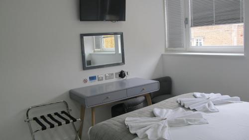 BLOOMSBURY APARTMENTS - main image