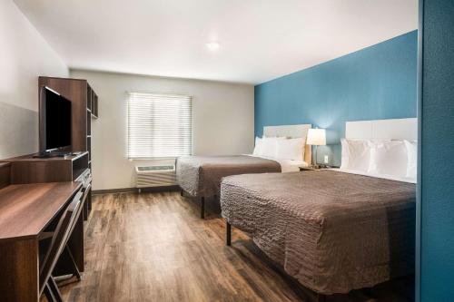Standard Queen Room with Two Queen Beds - Non-Smoking