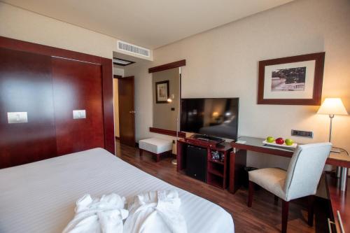 Hotel Andalucía Center, Гранада (фото 10)