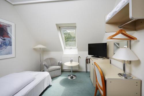 Hotel Norden Hotel Norden is conveniently located in the popular Haderslev area. The hotel offers guests a range of services and amenities designed to provide comfort and convenience. Free Wi-Fi in all rooms, 24-h