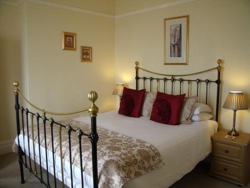 Britannia Guest House - image 11