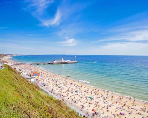 Deluxe Studio For 2 People Central Near The Beach, Bournemouth, Dorset