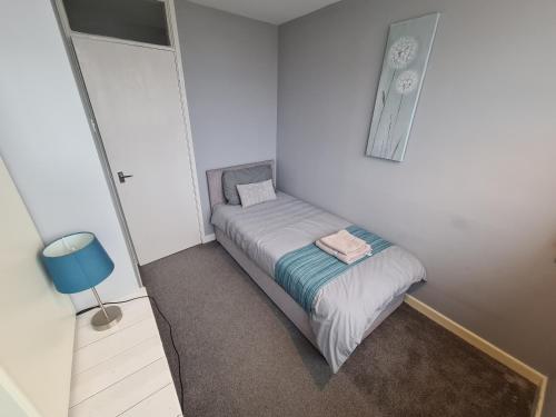 3 Bedroom Apartment Coventry - Hosted by Coventry Accommodation