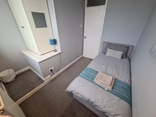 3 Bedroom Apartment Coventry - Hosted by Coventry Accommodation