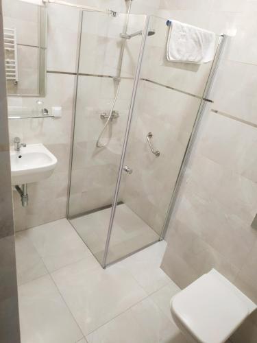 Double or Twin Room image 6