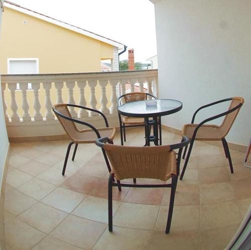 Apartment in Medulin with Terrace, Air conditioning, Wi-Fi, Washing machine (3479-1)