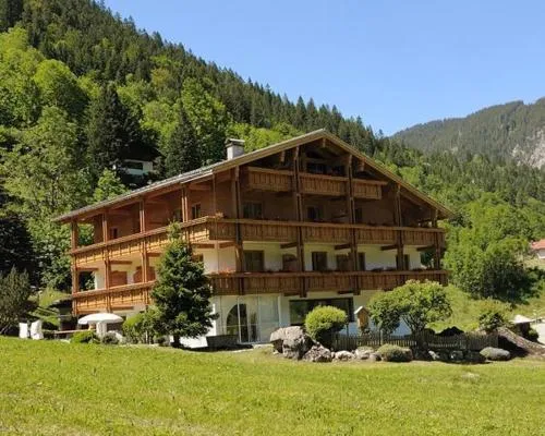 Haus Rätikon in Brand, Österreich